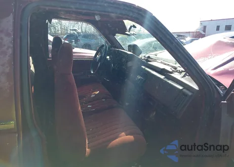 1994 Chevrolet Gmt-400 C1500 z USA, uszkodzony, nr VIN 1GCEC14K7RE104435